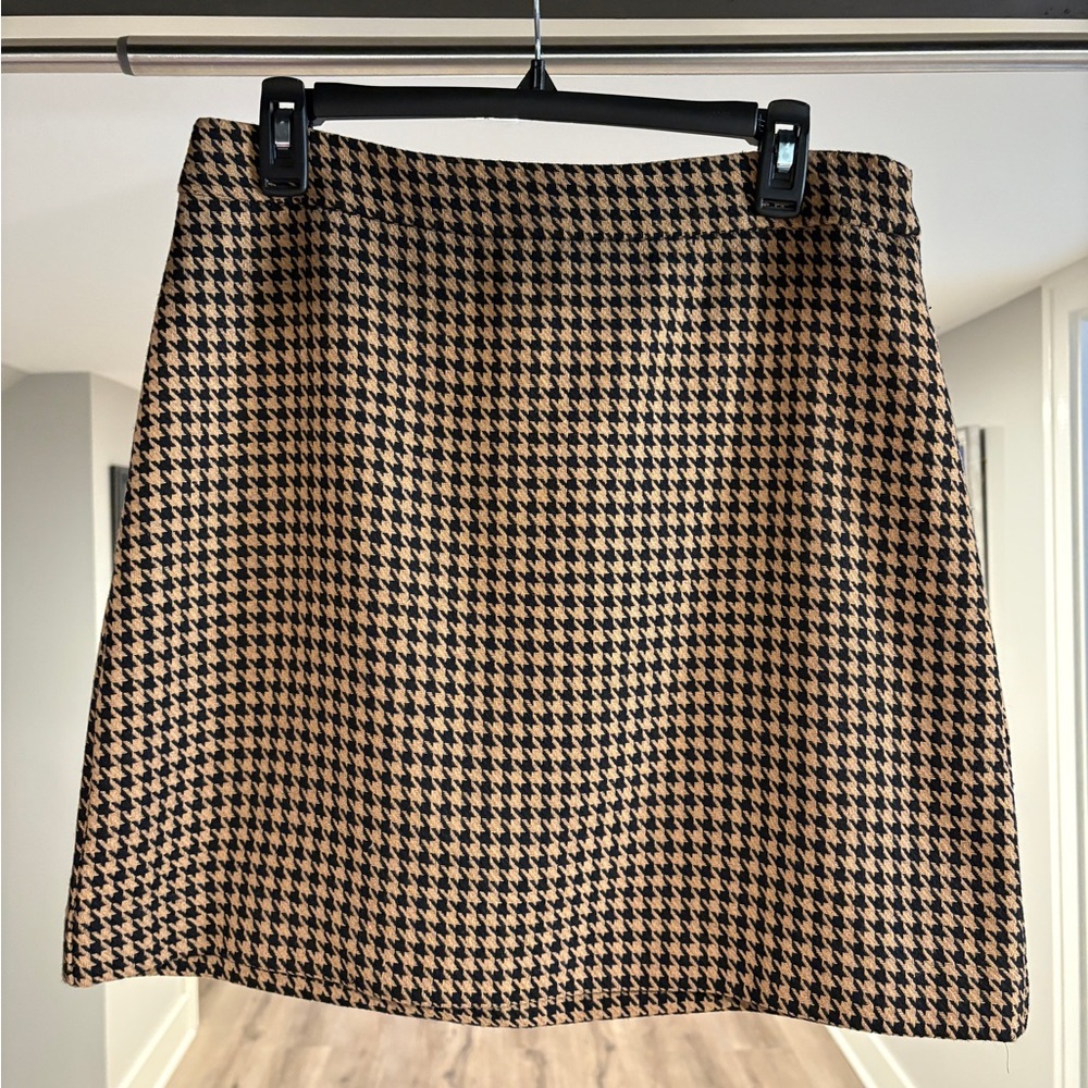 Nine West Black and Tan Mini Skirt